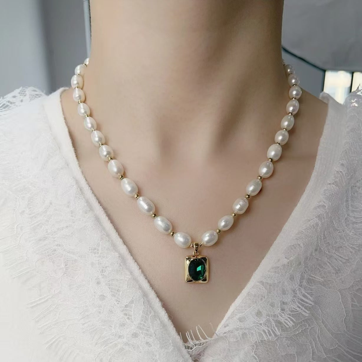 Natural Freshwater Pearl Necklace Green Zircon Pendant for Women