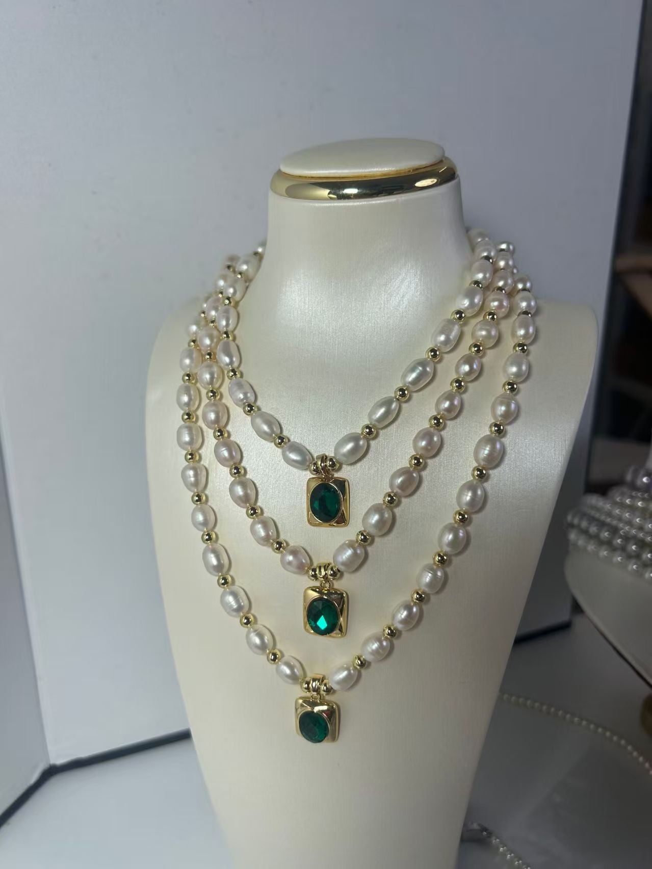 Natural Freshwater Pearl Necklace Green Zircon Pendant for Women